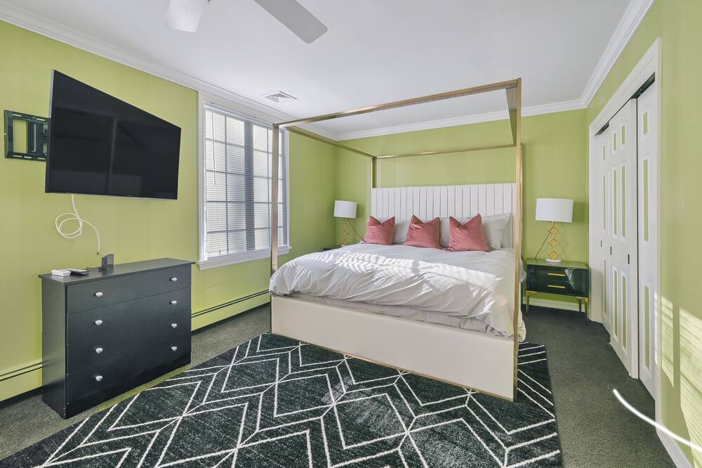 Photo of Bedroom in East Setauket