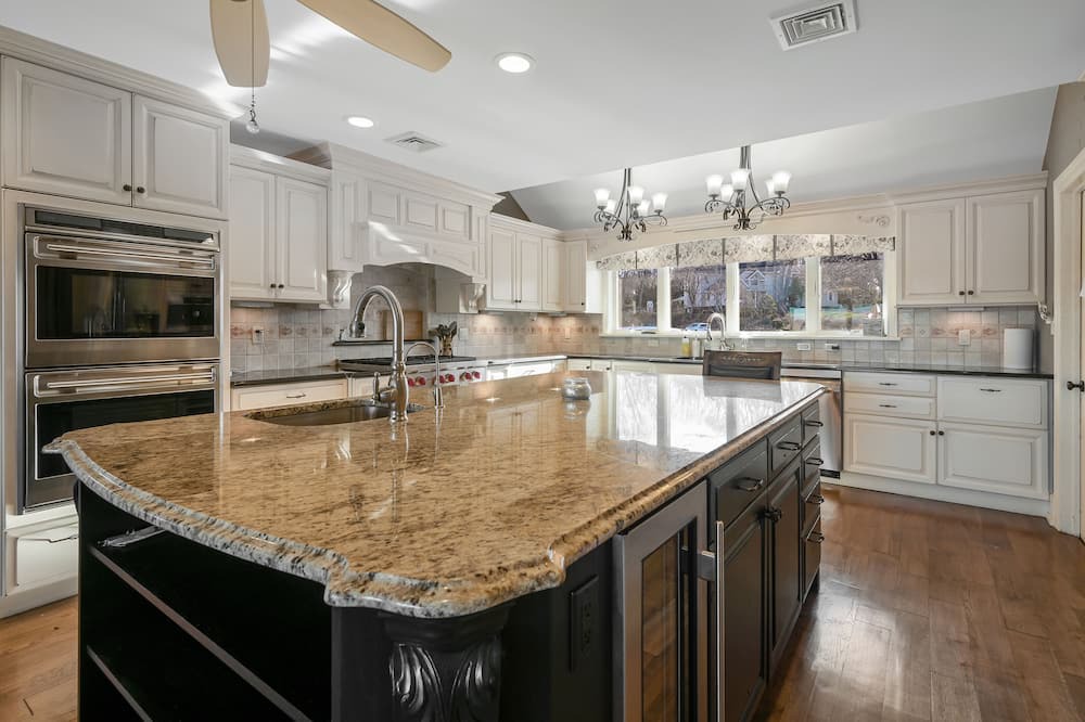 Photo of Kitchen in East Setauket