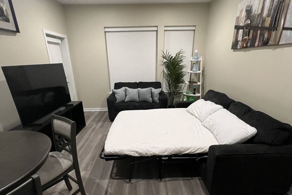 Photo of Bedroom in Edgewater