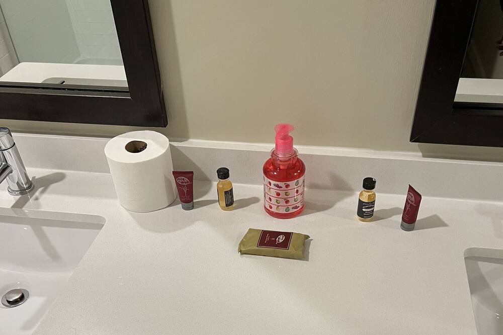 Photo of Bedroom in Edgewater