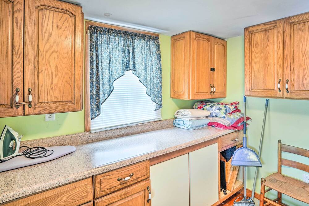 Photo of Kitchen in Town of New Baltimore