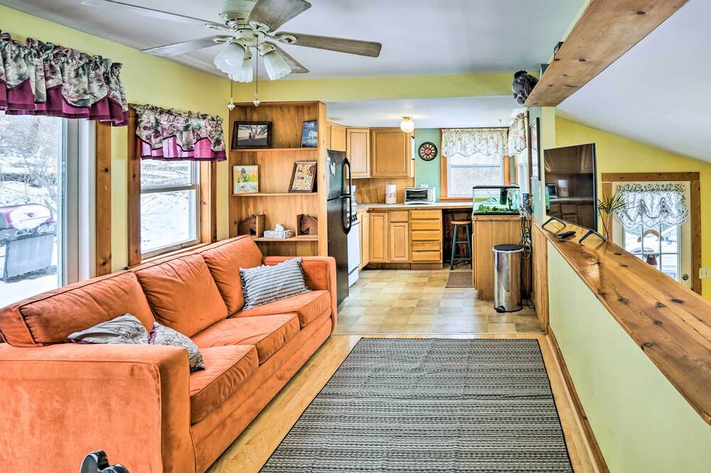 Photo of Bedroom in Town of New Baltimore