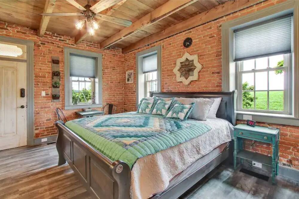 Photo of Bedroom in Elizabethtown