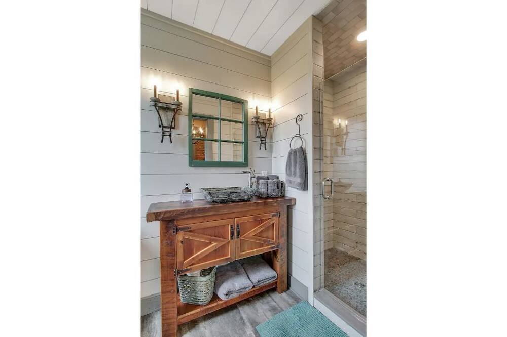 Photo of Bathroom in Elizabethtown