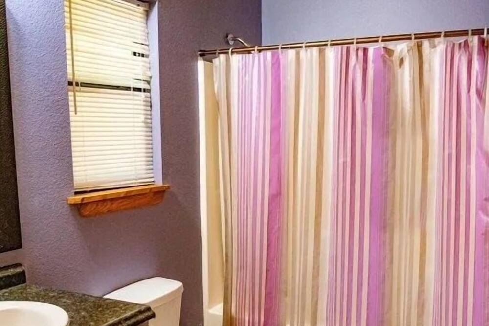 Photo of Bathroom in Lindale
