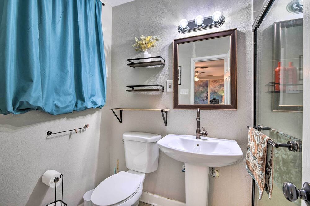 Photo of Bathroom in Handley
