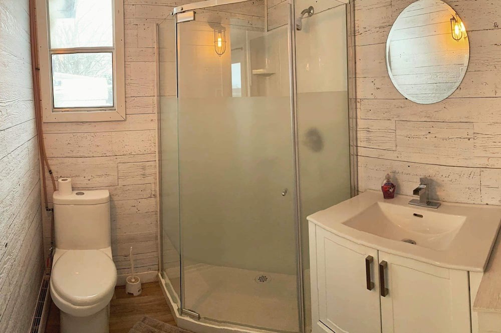 Photo of Bathroom in Henryville