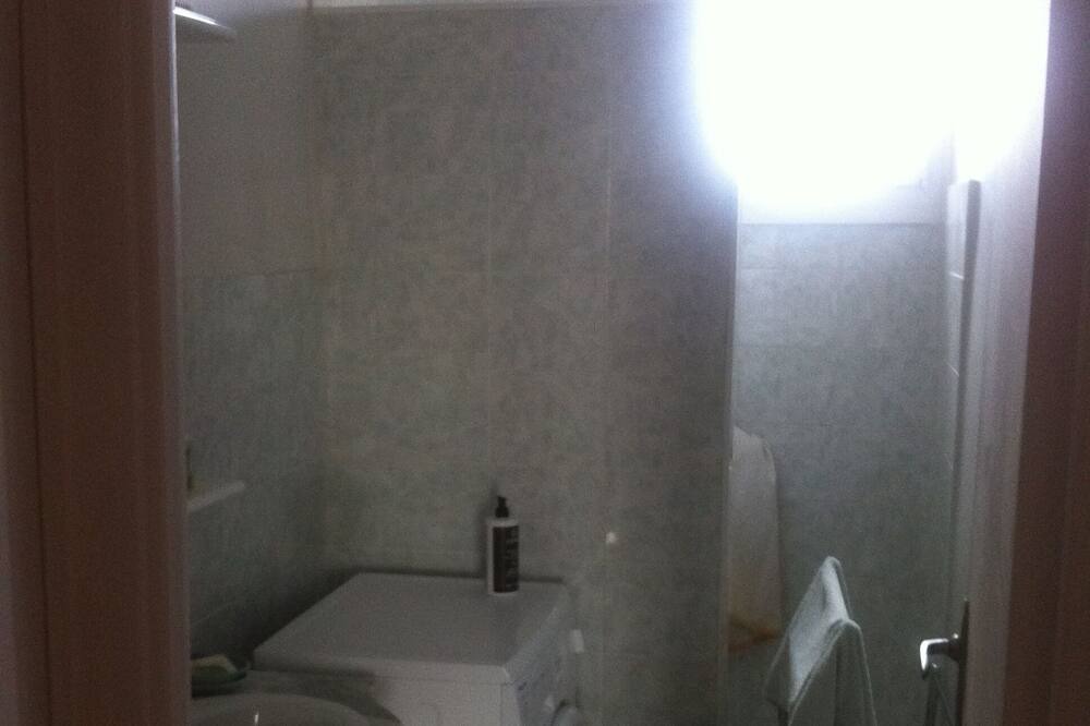 Photo of Bathroom in Marignane