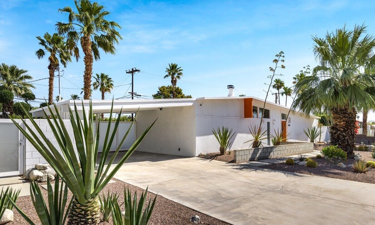 Photo of Outdoor in Racquet Club Estates