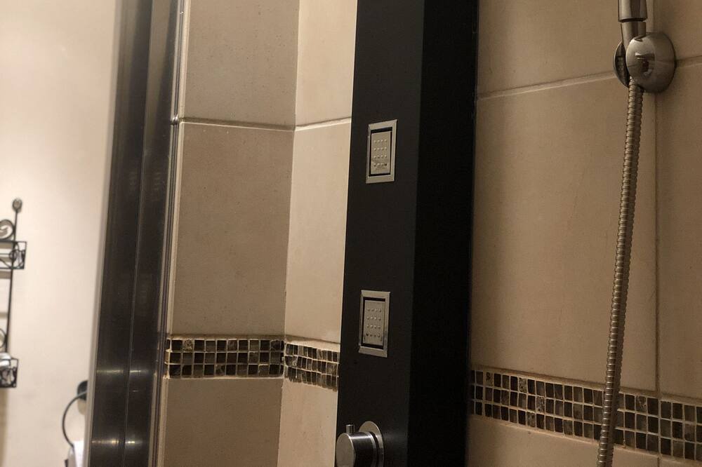 Photo of Bathroom in Matlock Bath