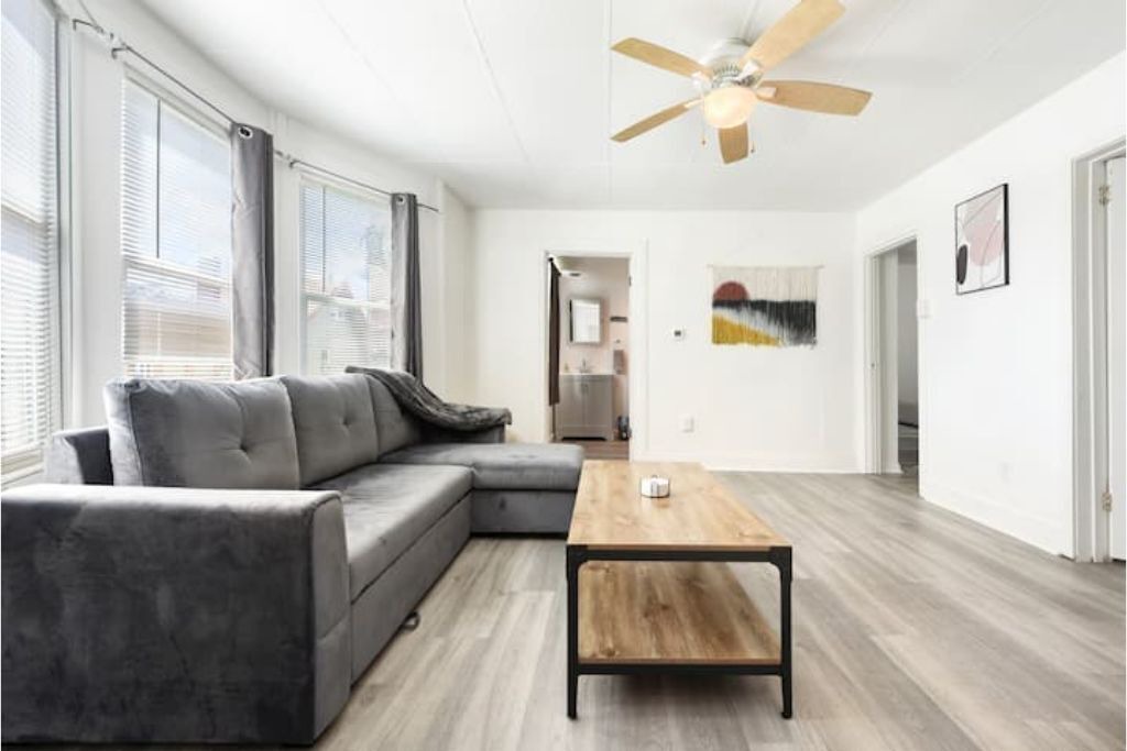 Photo of Livingroom in Brighton Heights