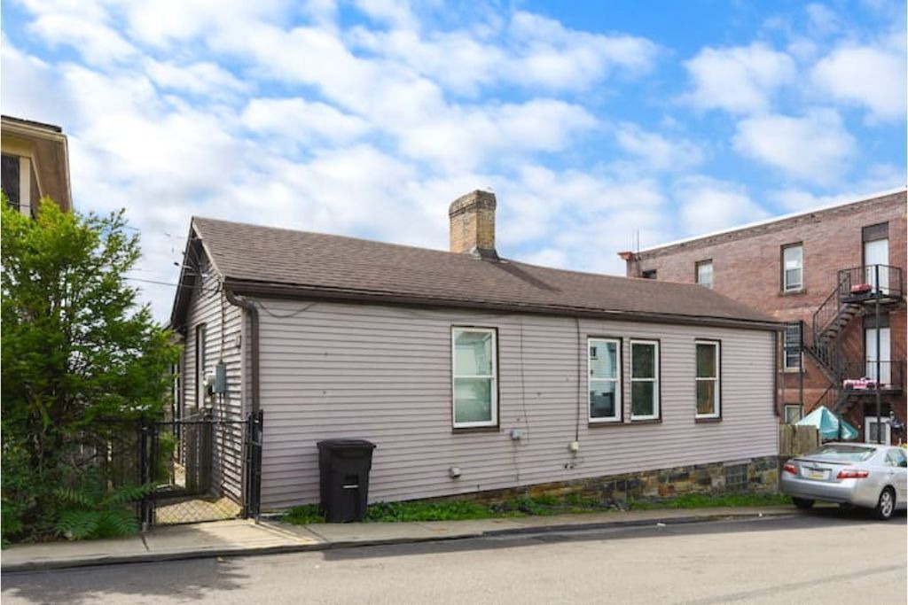 Photo of Outdoor in Brighton Heights
