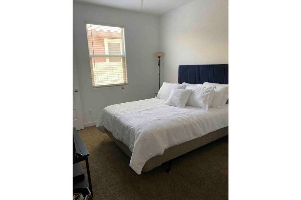 Photo of Bedroom in Sunset Farms