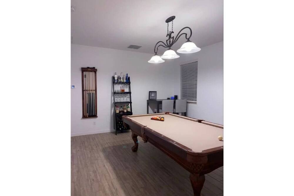 Photo of Bedroom in Sunset Farms