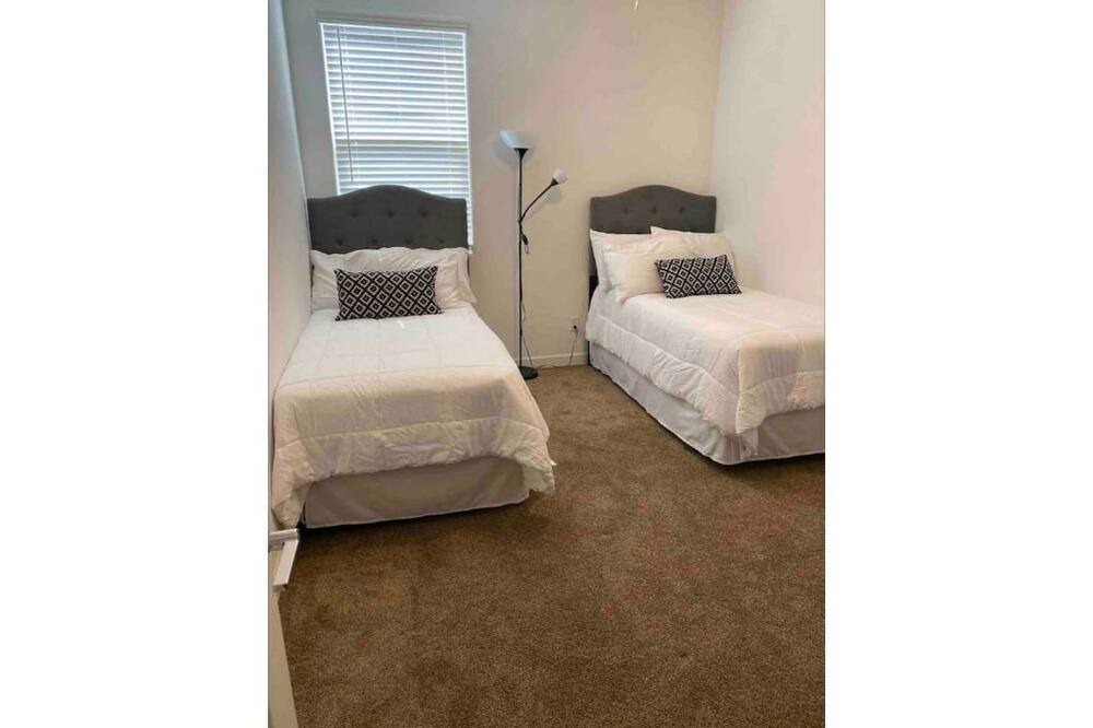 Photo of Bedroom in Sunset Farms