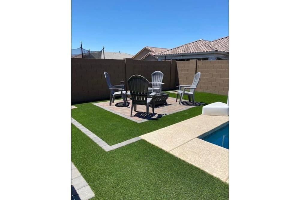 Photo of Outdoor in Sunset Farms