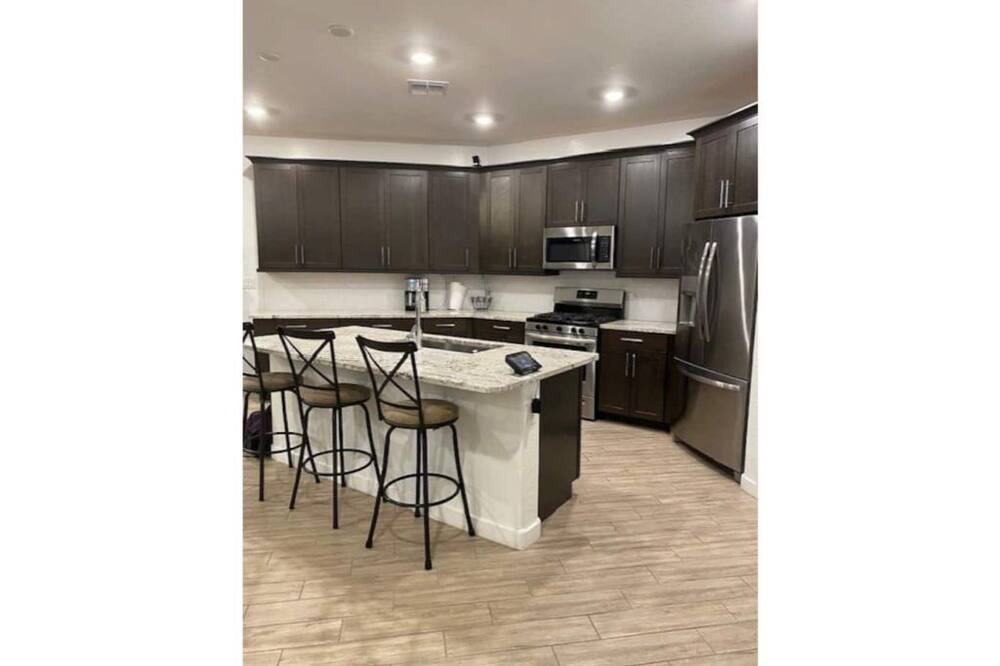 Photo of Kitchen in Sunset Farms