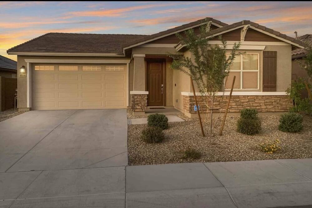 Photo of Outdoor in Sunset Farms