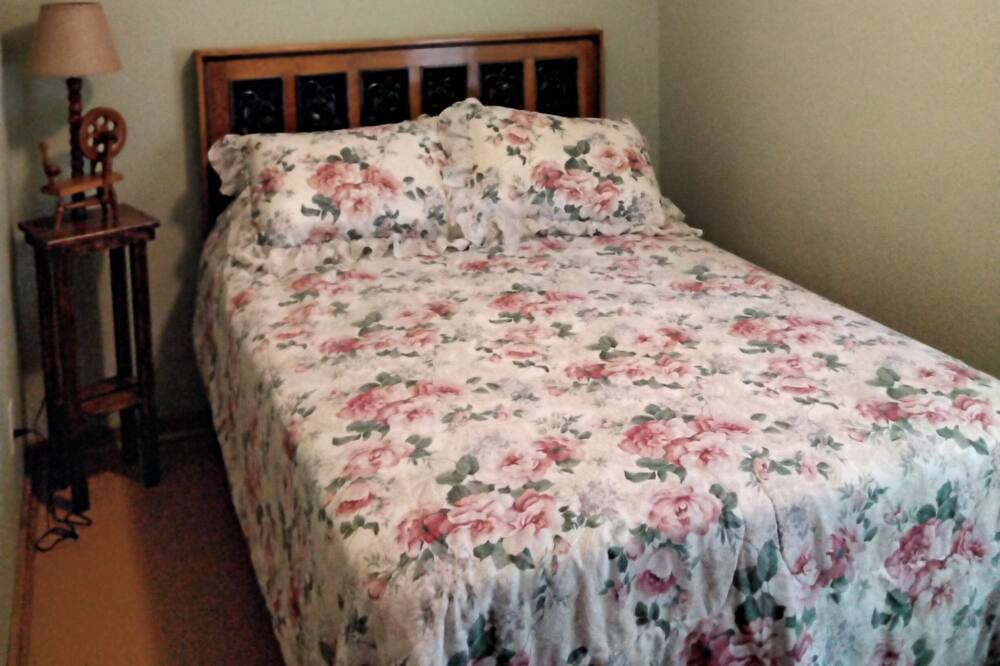 Photo of Bedroom in Rockaway Beach