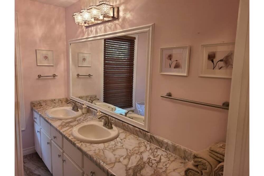 Photo of Bathroom in Kingsville