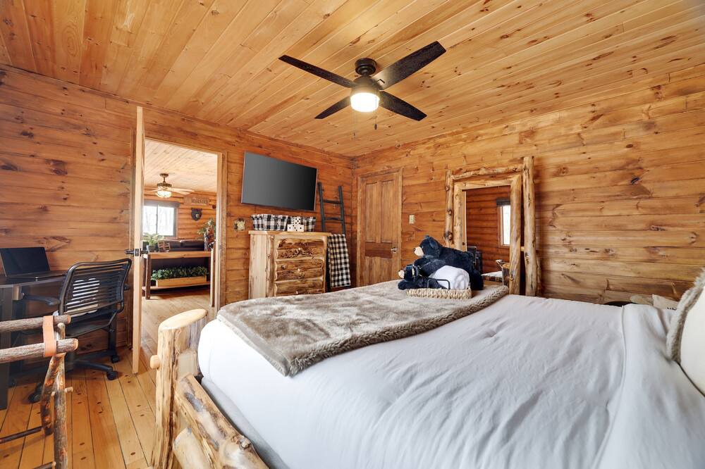 Photo of Bedroom in Mount Pocahontas
