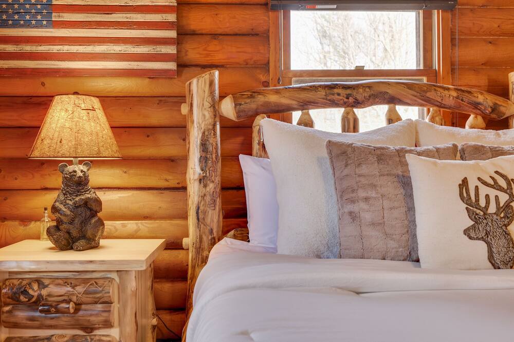 Photo of Bedroom in Mount Pocahontas