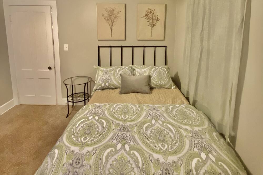 Photo of Bedroom in Middletown