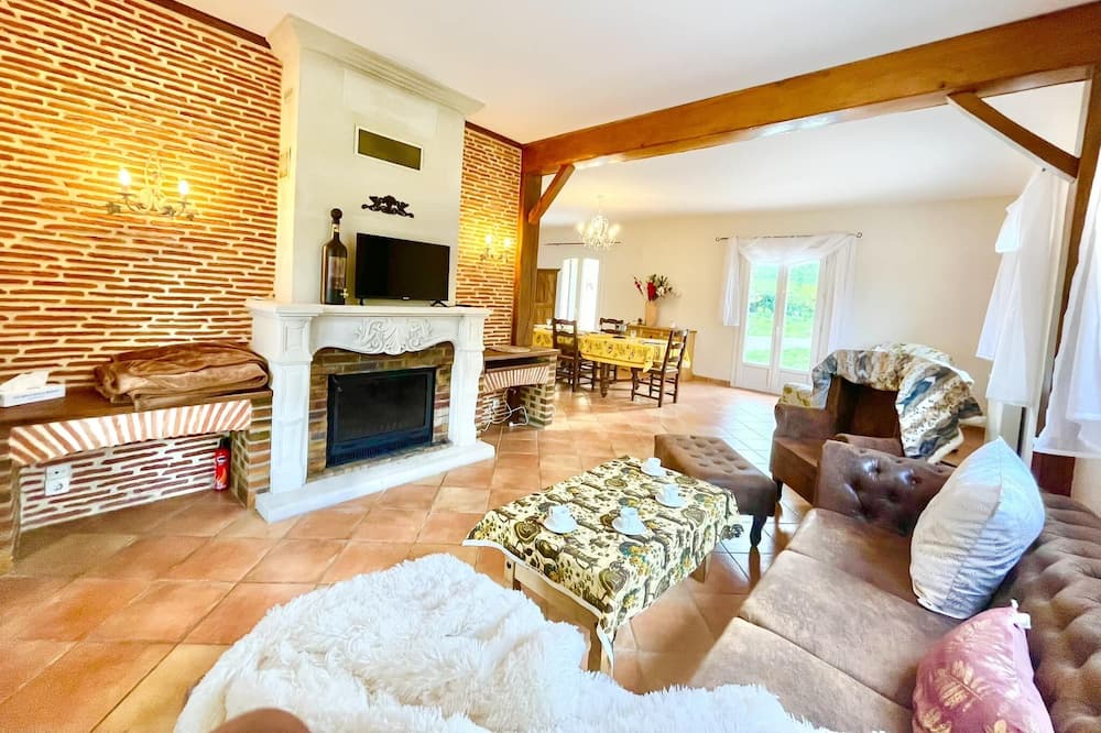 Photo of Livingroom in Gensac