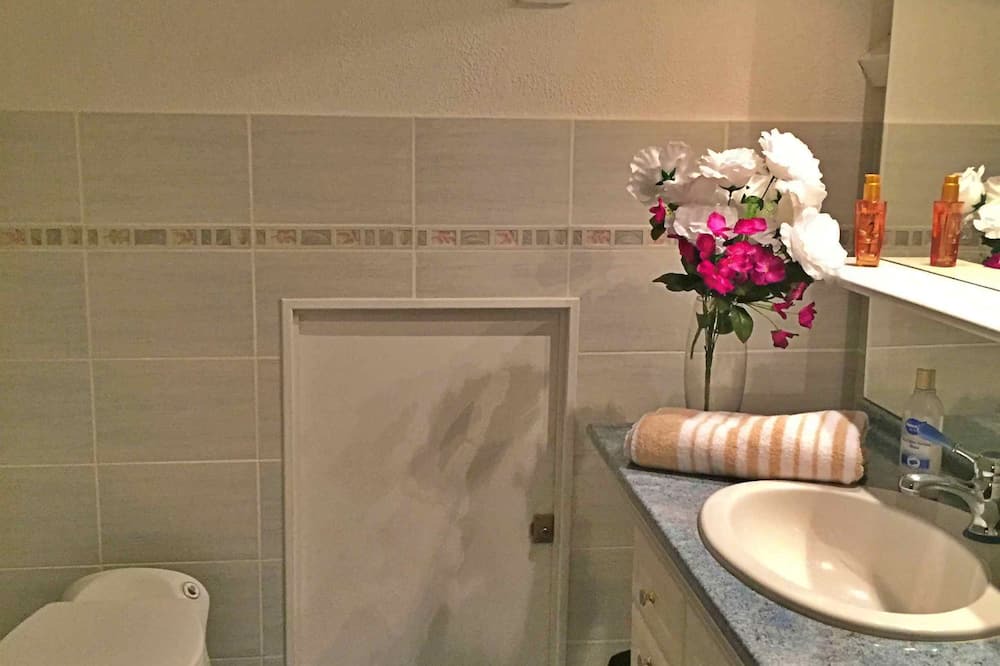 Photo of Bathroom in Gensac