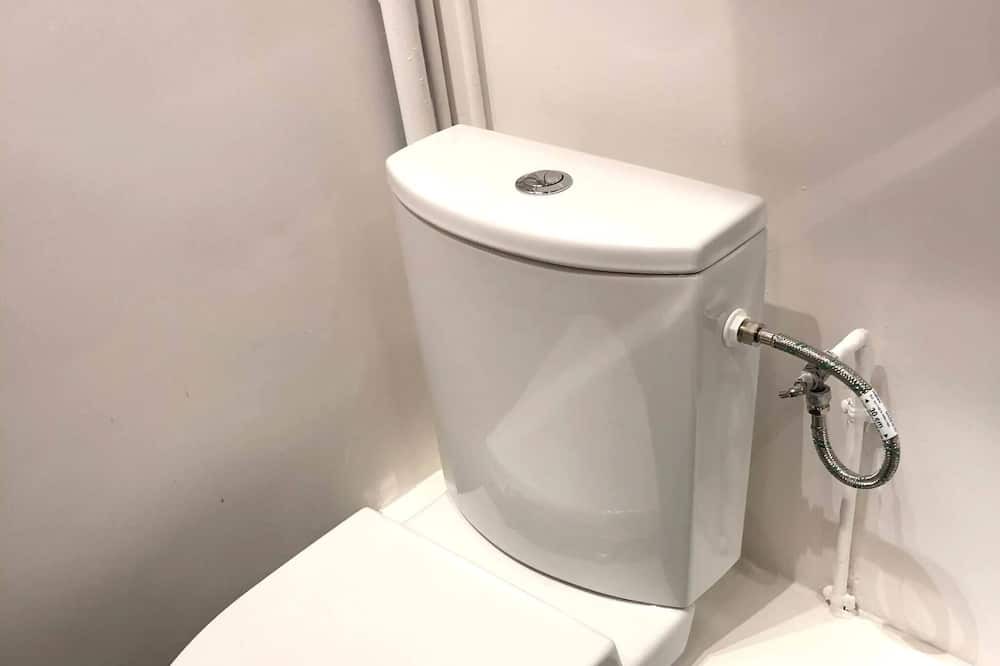 Photo of Bathroom in Montlhery