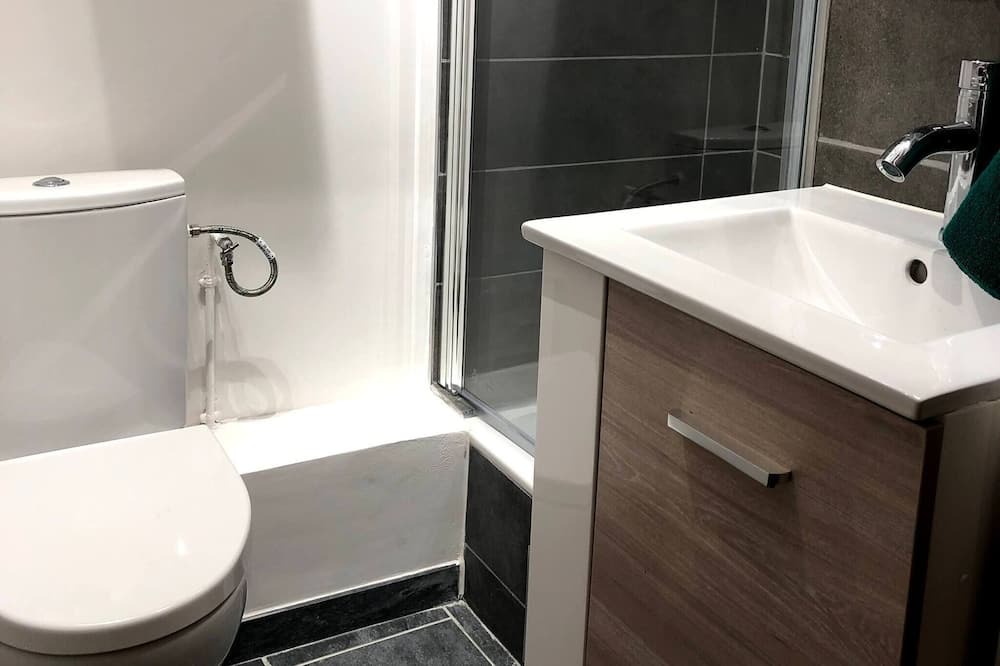 Photo of Bathroom in Montlhery