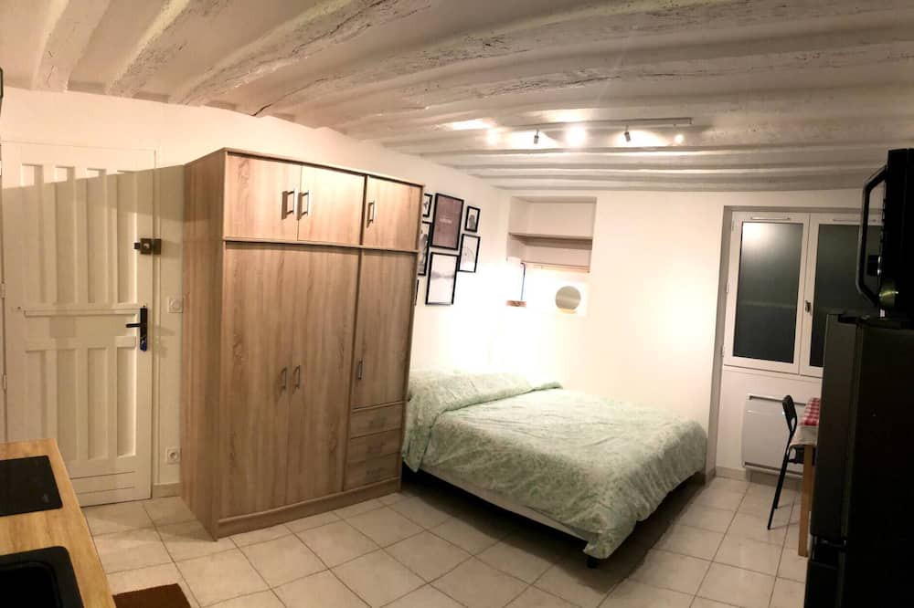 Photo of Bedroom in Montlhery