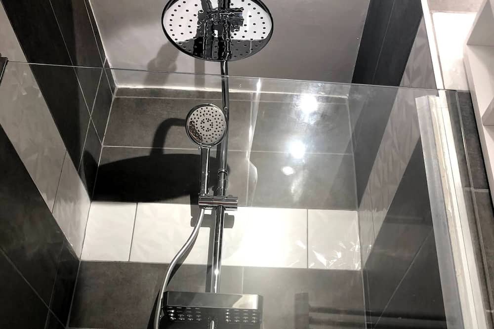 Photo of Bathroom in Montlhery