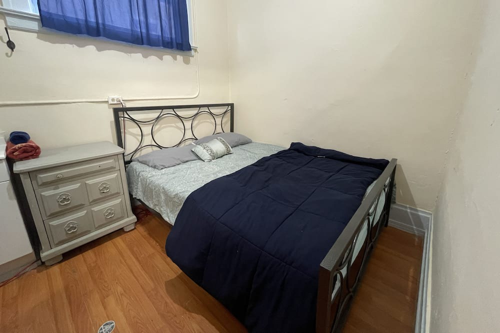 Photo of Bedroom in Downtown San Francisco