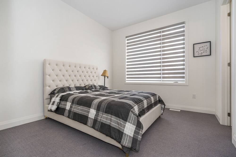 Photo of Bedroom in Bowmanville