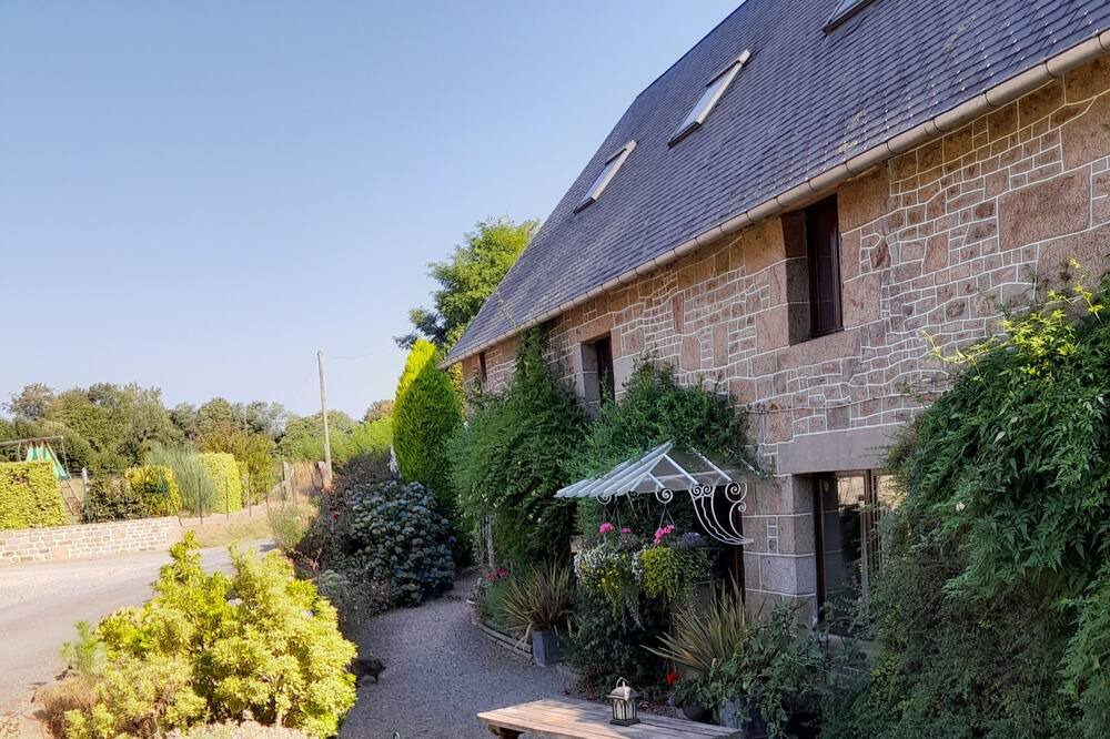 Photo of Others in Coulouvray-Boisbenatre