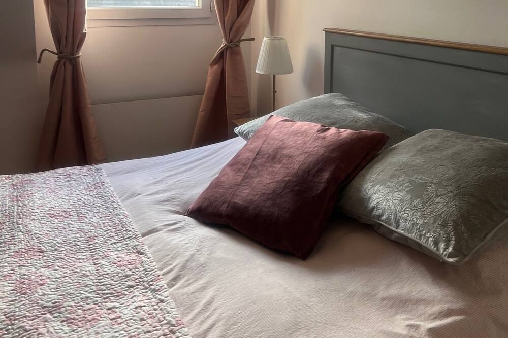Photo of Bedroom in Saint-Andre-des-Eaux