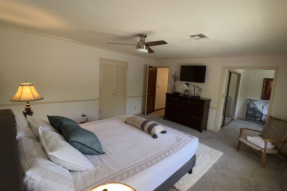 Photo of Bedroom in Overland Park