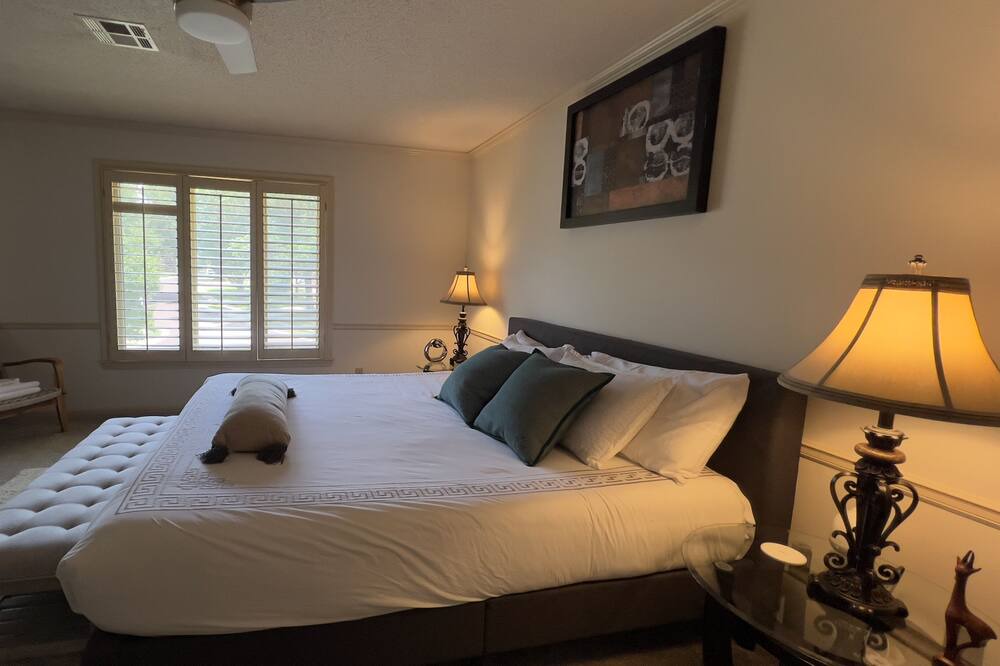 Photo of Bedroom in Overland Park