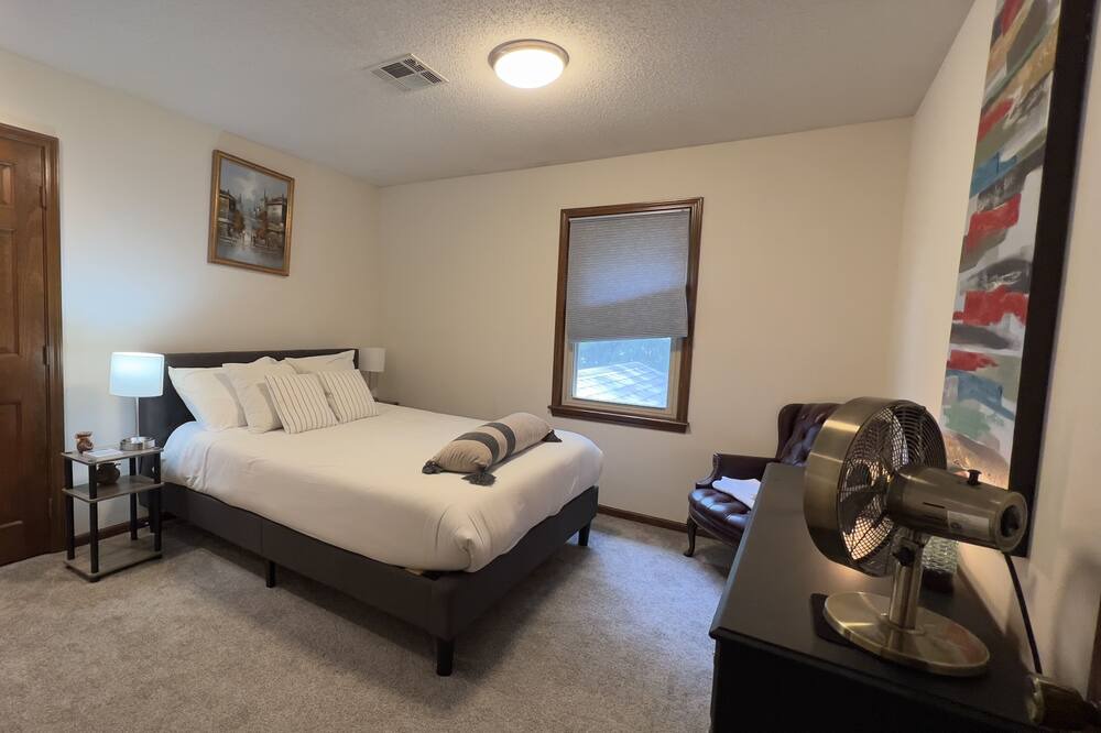Photo of Bedroom in Overland Park