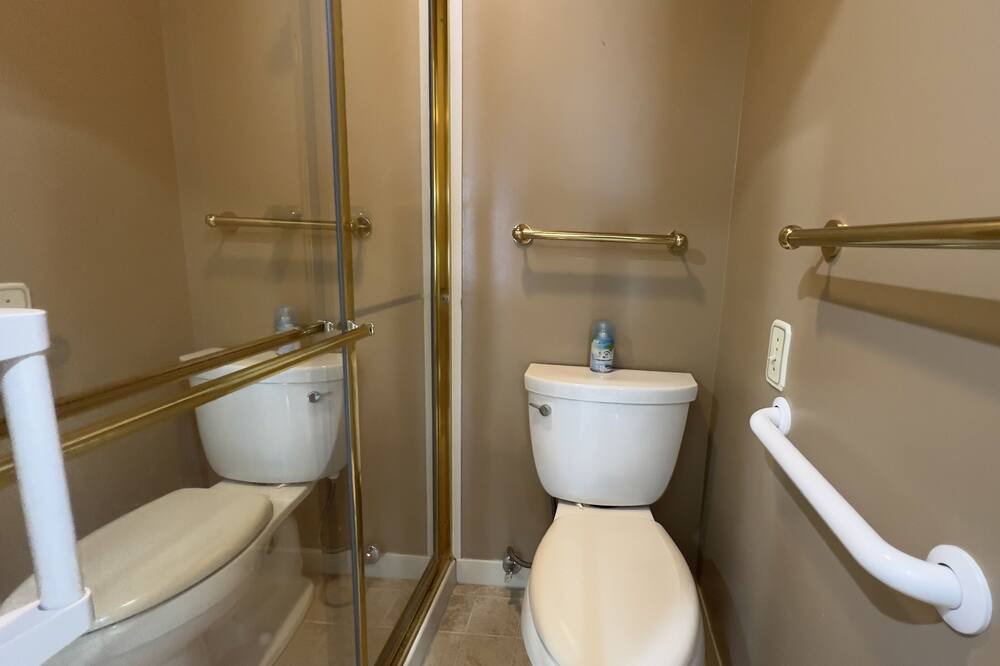 Photo of Bathroom in Overland Park