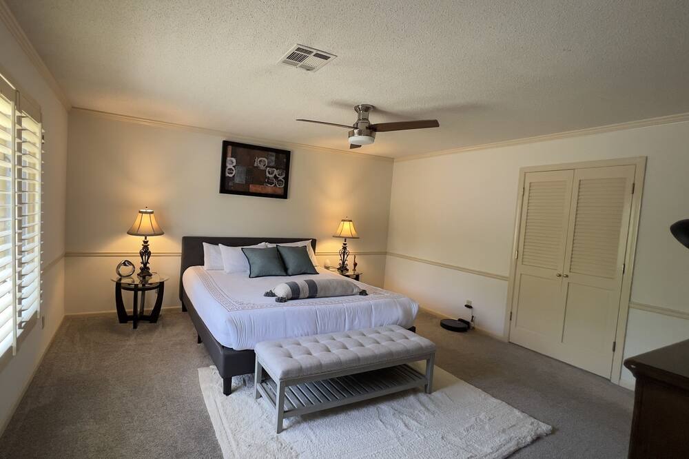 Photo of Bedroom in Overland Park