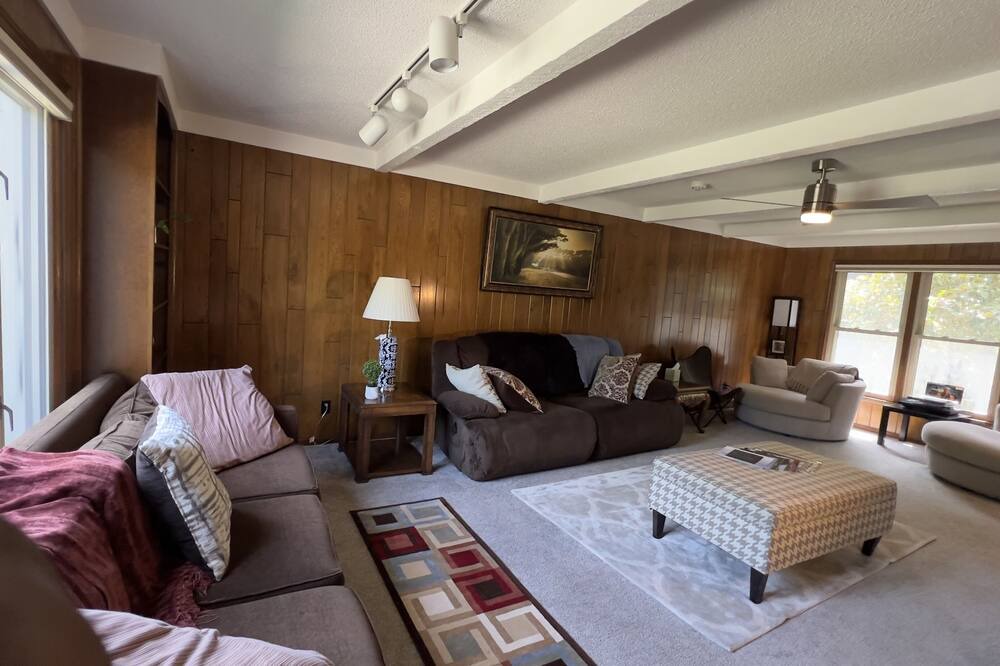 Photo of Livingroom in Overland Park