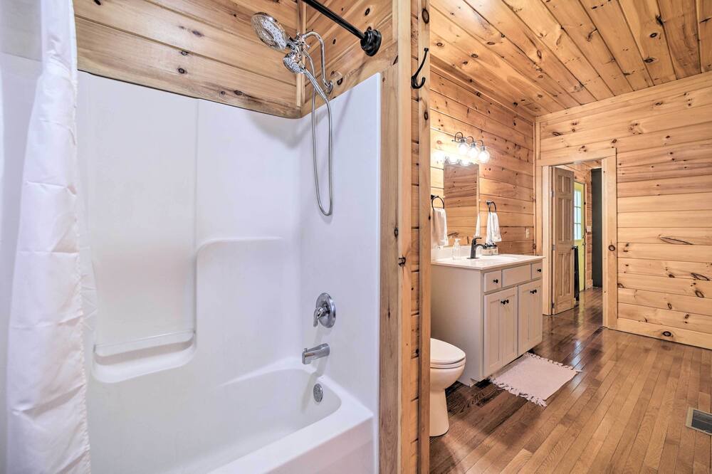 Photo of Bathroom in Cullowhee
