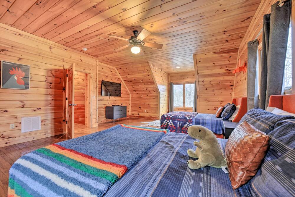 Photo of Bedroom in Cullowhee