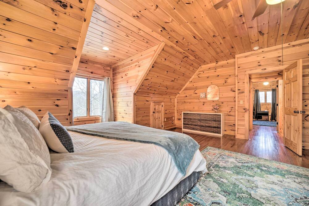 Photo of Bedroom in Cullowhee