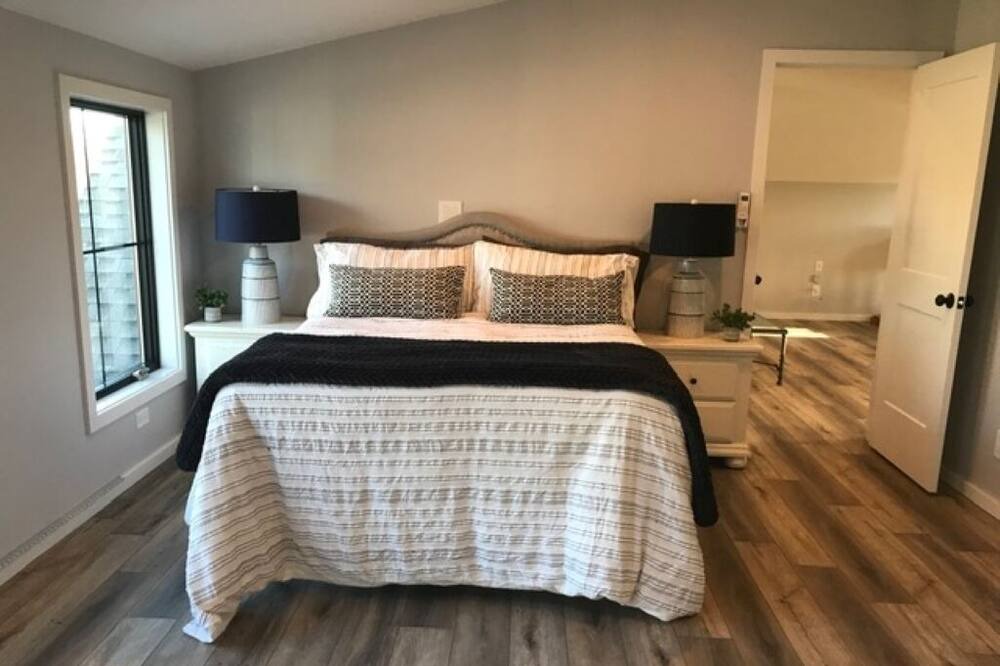 Photo of Bedroom in Aquebogue