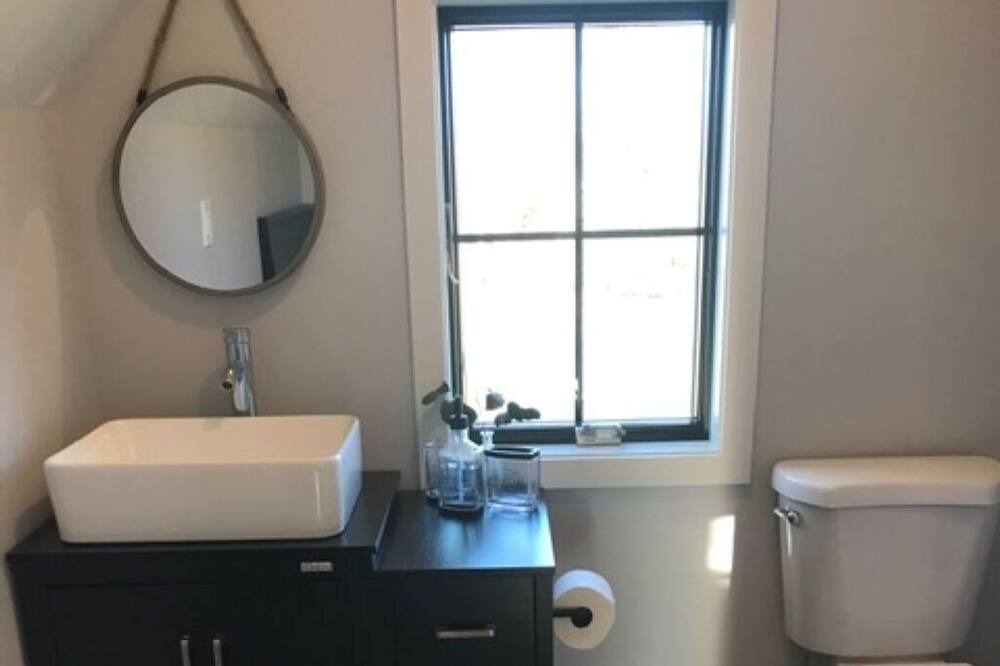 Photo of Bathroom in Aquebogue