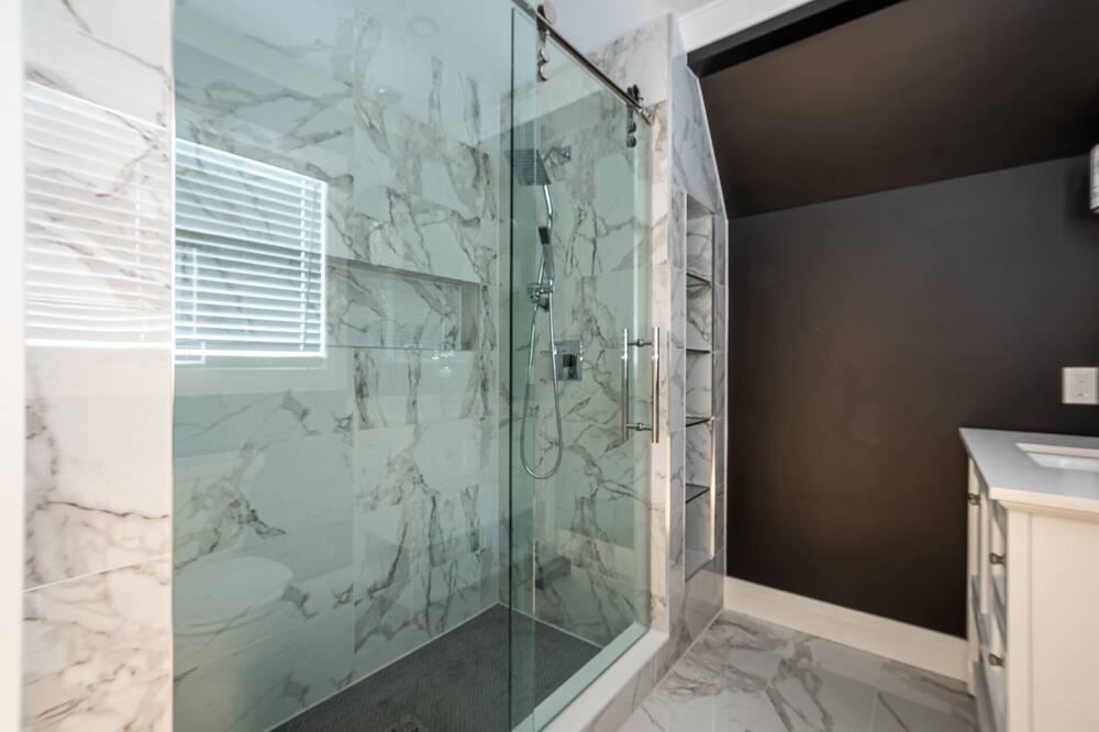 Photo of Bathroom in Adjala-Tosorontio