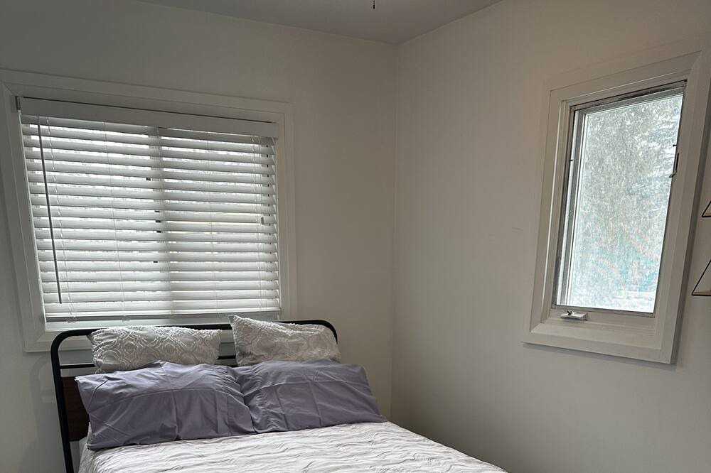 Photo of Bedroom in Adjala-Tosorontio